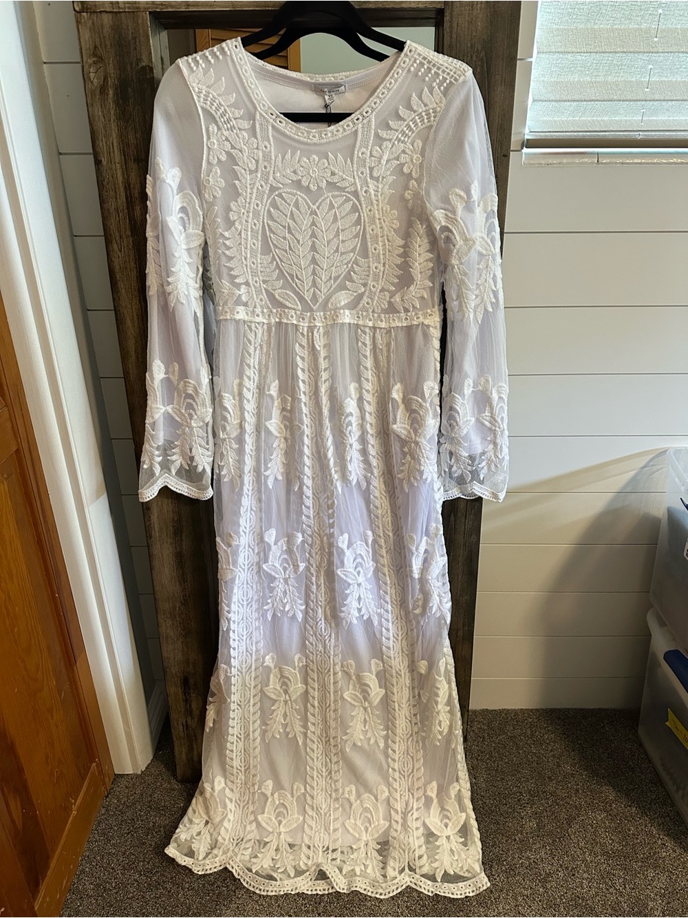 THE WHITE White Embroidered Lace Maxi Dress XS Boho Long Sleeve Lined Cotton NWT